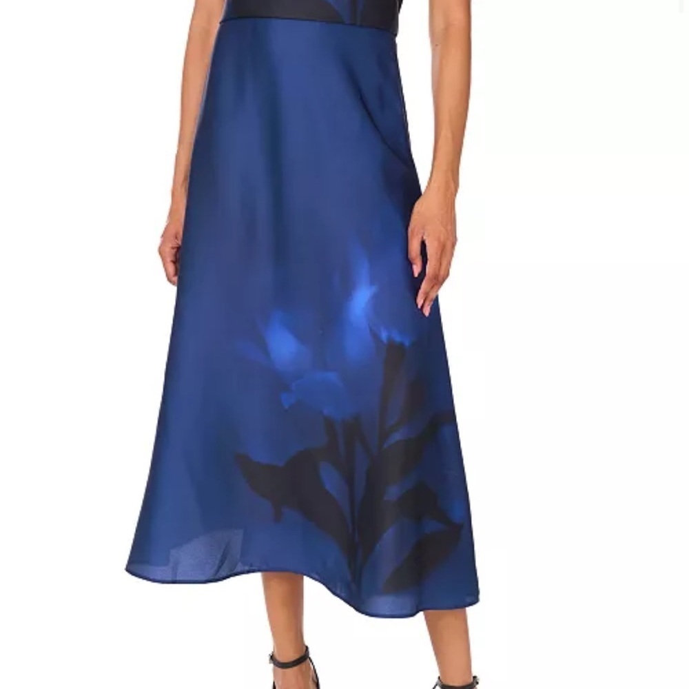 Vince Camuto
Women's Placement-Print Pull-On Midi Skirt